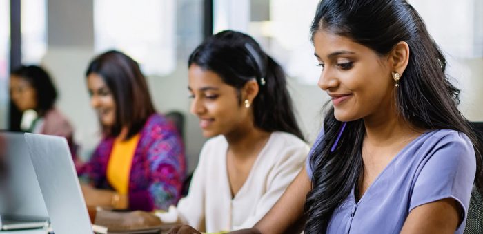 වෘත්තීයමය ලෙස සූදානම් තොරතුරු තාක්ෂණ, මෘදුකාංග ඉංජිනේරු සහ දත්ත විශ්ලේෂණ පාඨමාලා